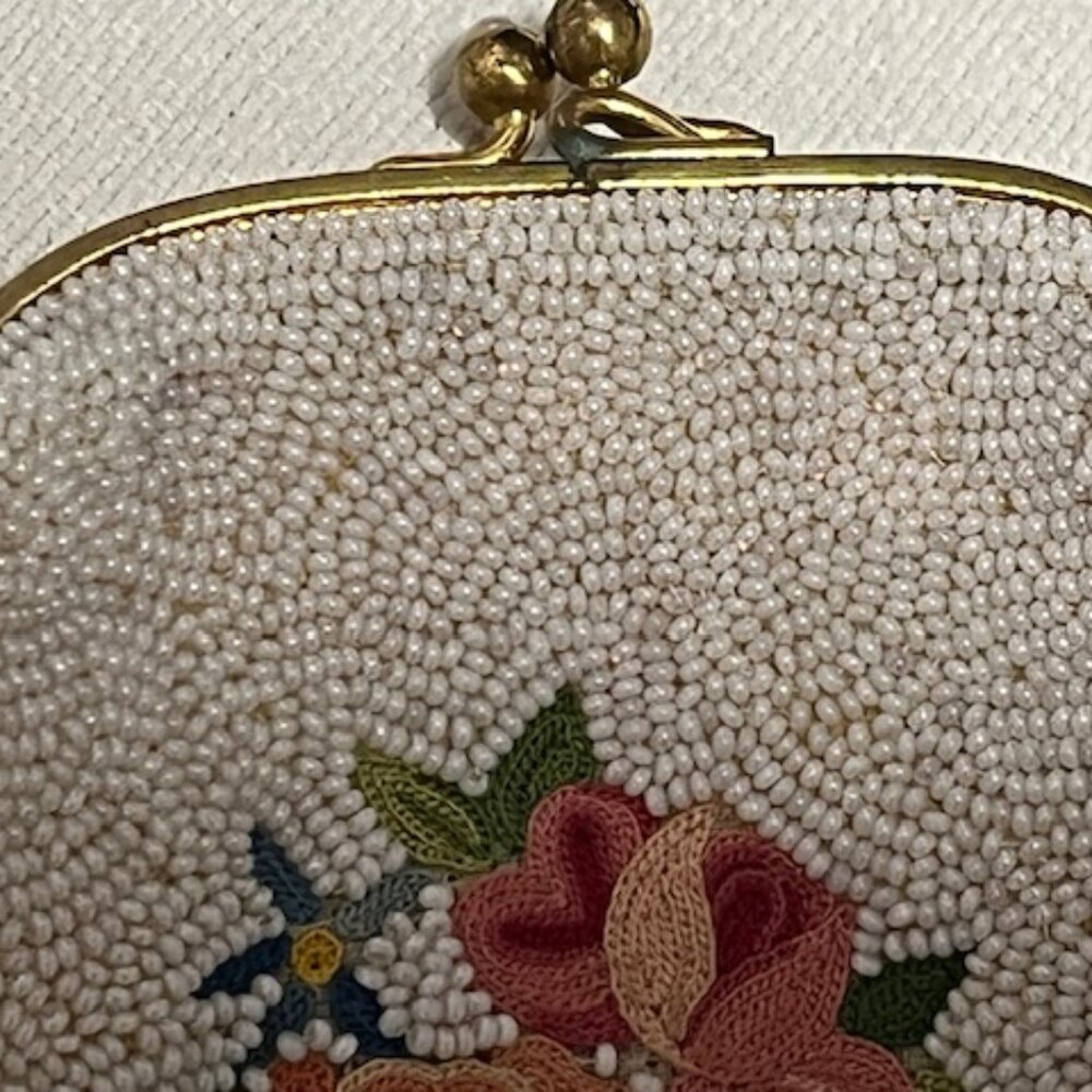 French White Beaded Embroidered Floral Pearl Kiss Lock Hinged Change Purse 4" - Picture 9 of 16